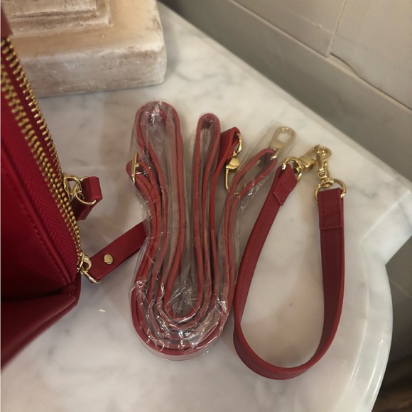 Low start Chic and Sporty POMELO Red Convertible Crossbody clutch Wristlet - Picture 11 of 11